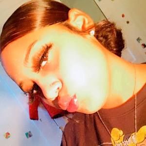 Meet your Posher, Alicia